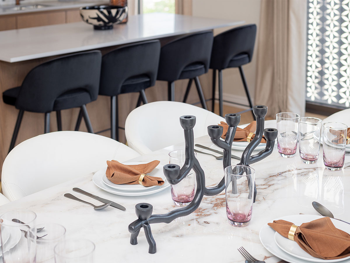 prince of wales dining table