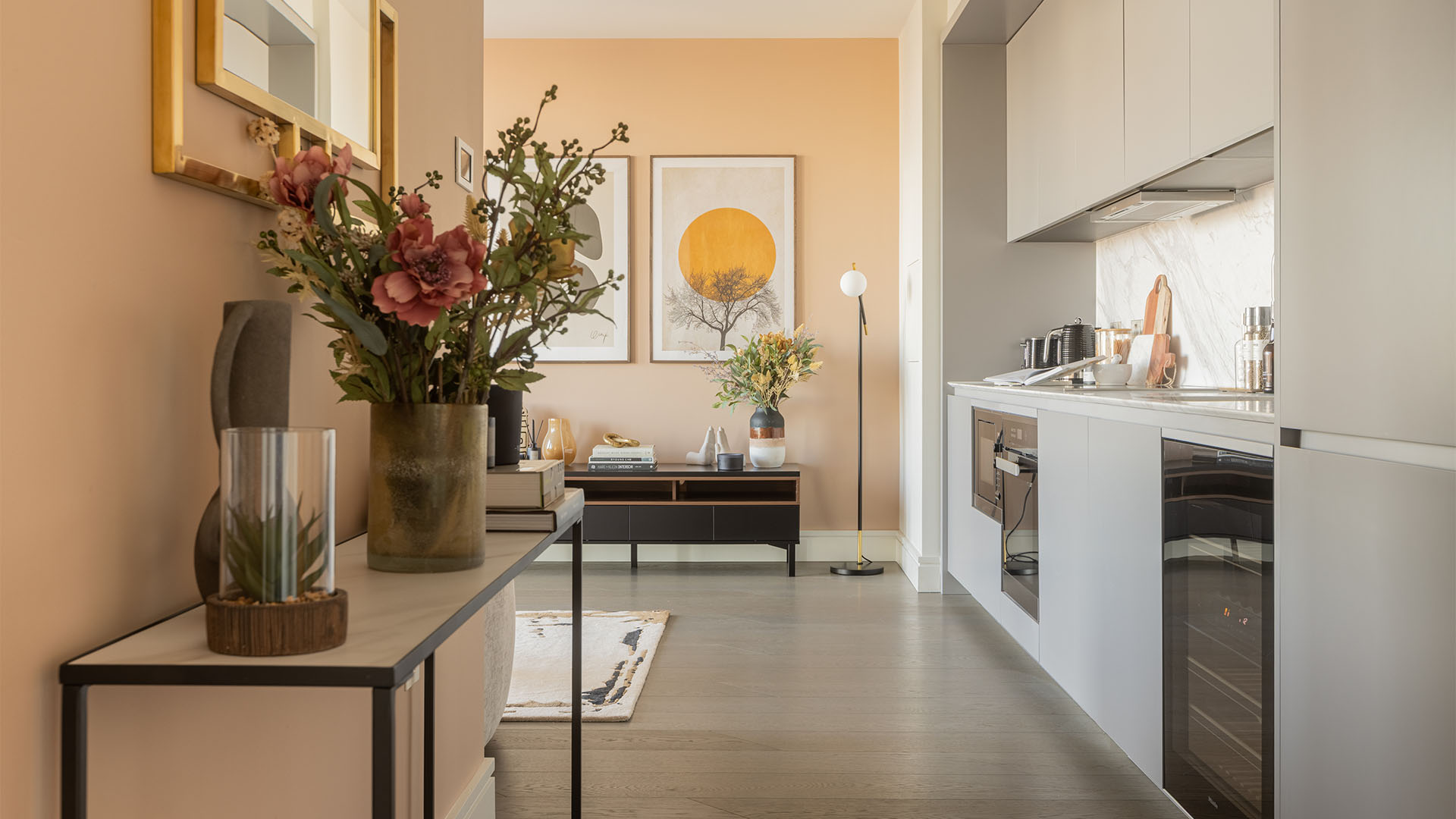 Contemporary Entry Hall of One Bishopgate Plaza