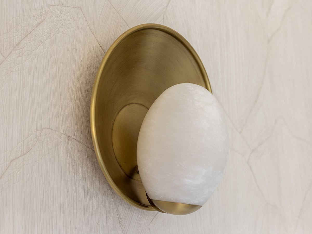 Brass and alabaster oval wall lamp