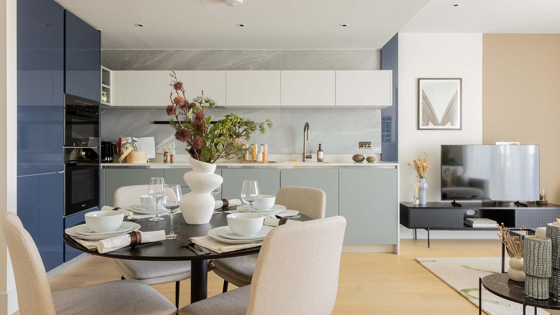 Oval Village Kitchen & Dining