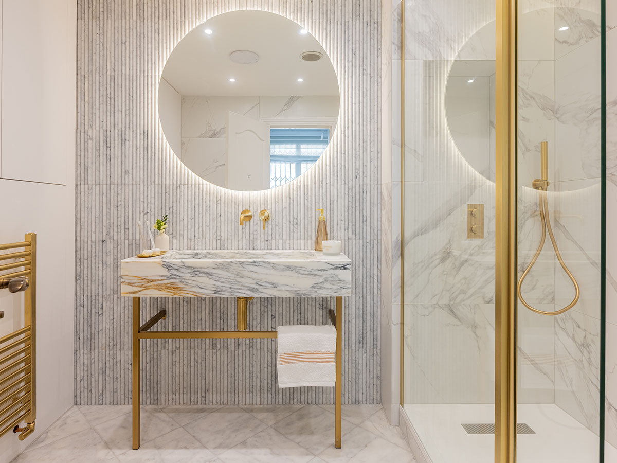 <Refurbishment & Renovation