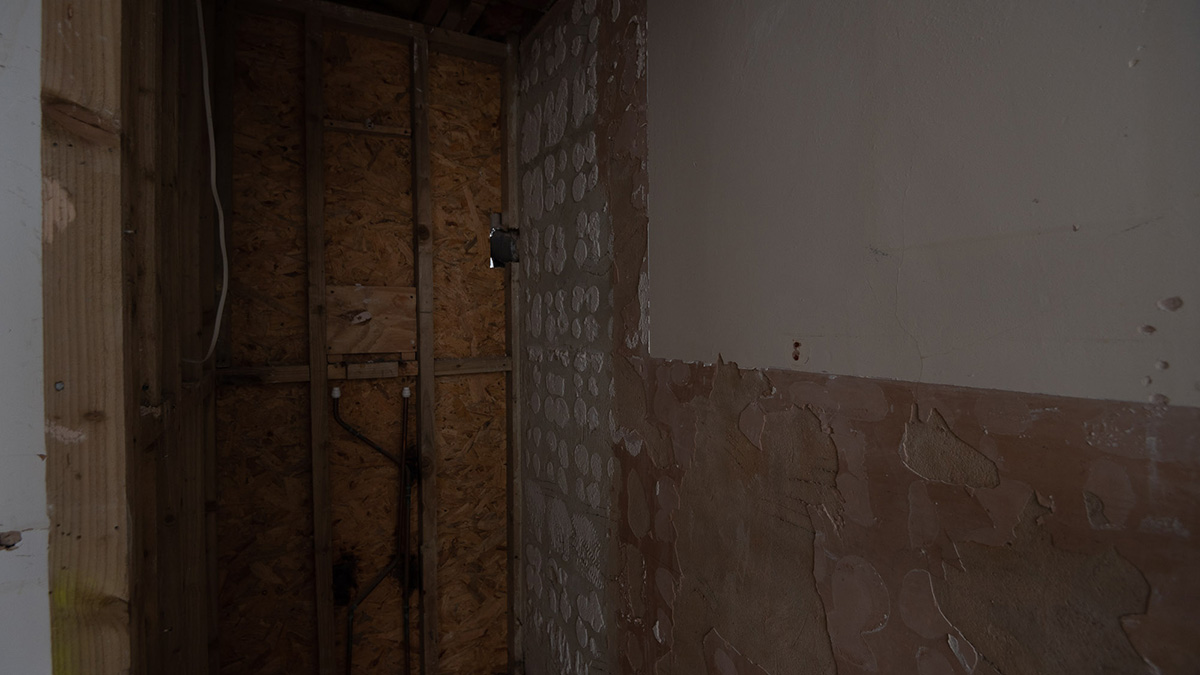 Before: Empty, bare London Bathroom. Shows need for furnishing package to create a rent-ready home for overseas landlords